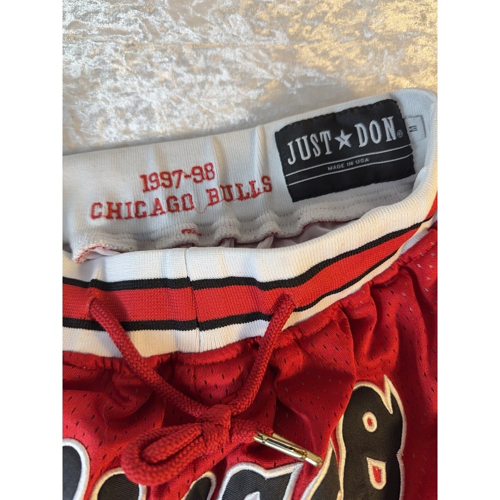 Just Don Chicago Bulls Shorts 1997-98 NBA Basketball Red Mesh Size M USA - Picture 4 of 6